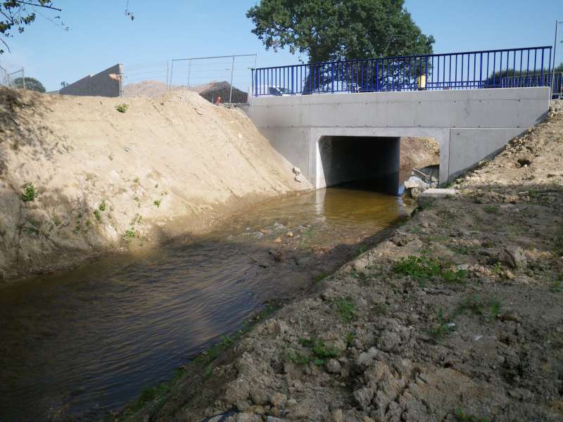 le 06 septembre : l'eau passe sous le nouveau pont
